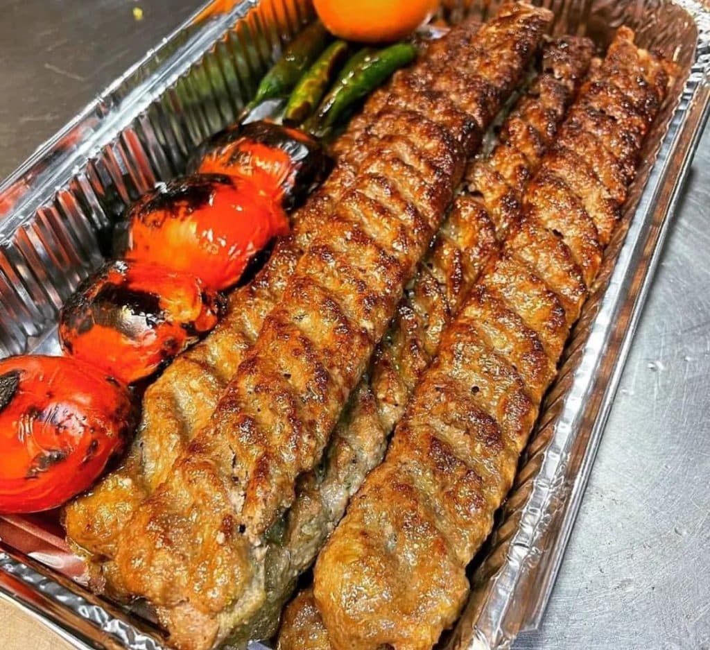 رستوران مهستان در میدان حافظ شهریار