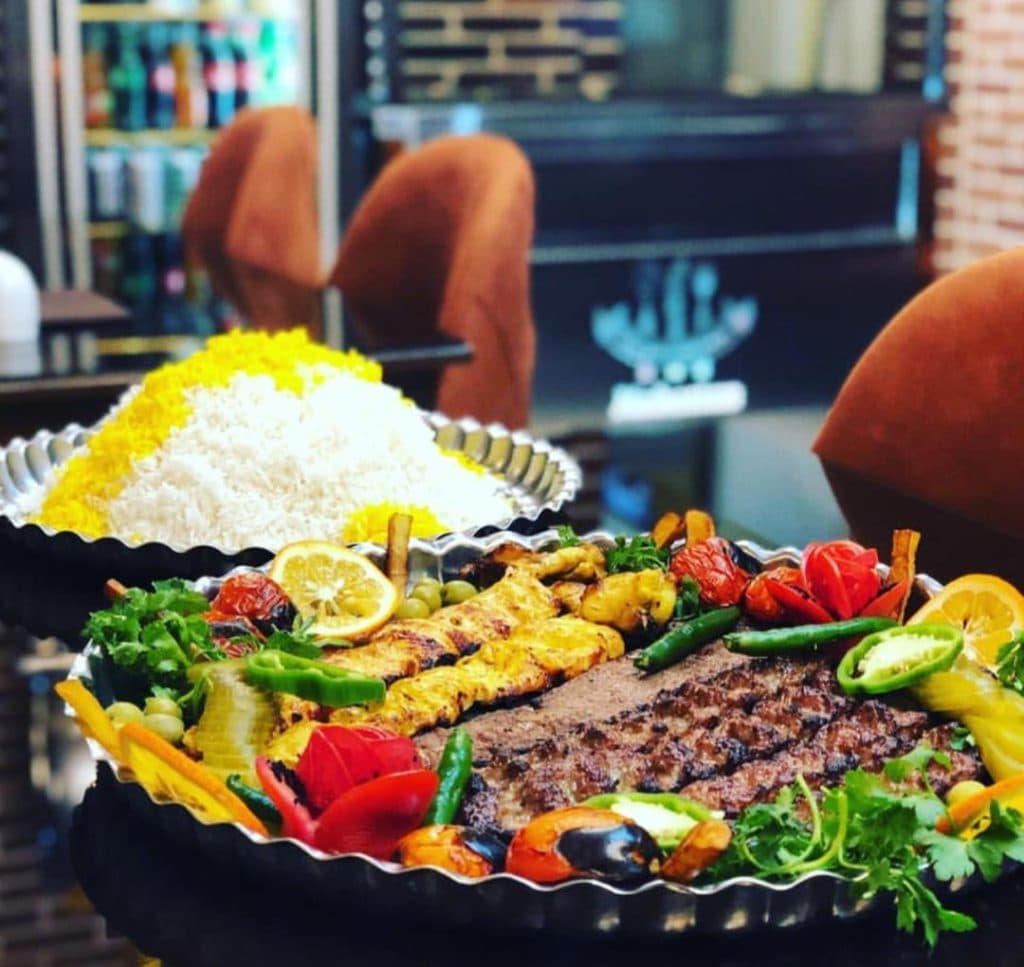 رستوران مهستان در میدان حافظ شهریار