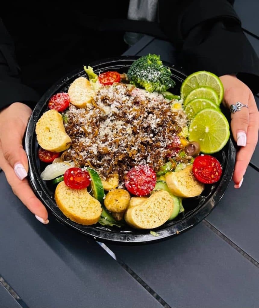 فست فود موبیدیک در بندرانزلی