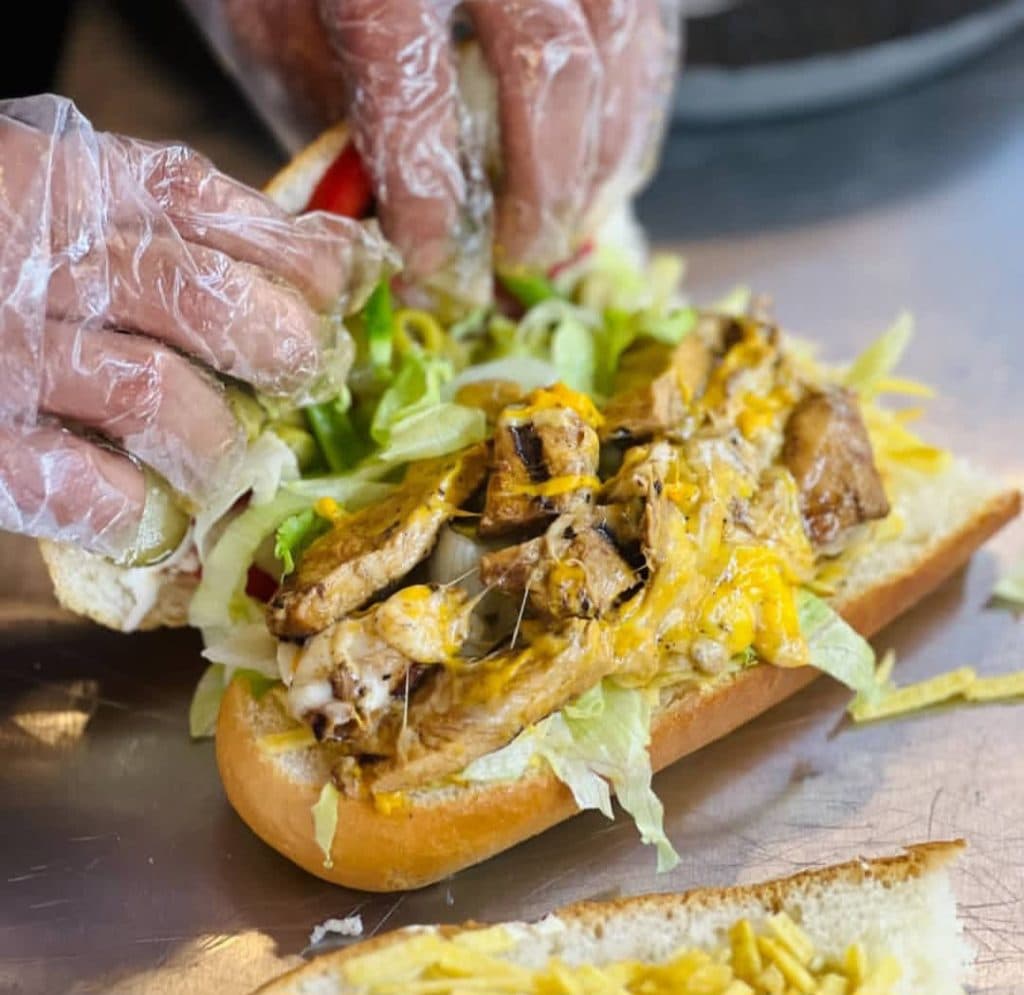 فست فود موبیدیک در بندرانزلی