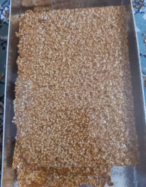 تولید سوهان عسلی و کنجدی آنا در اصفهان