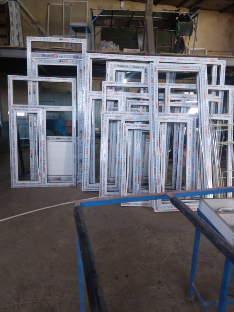 کارگاه تولید درب و پنجره upvc سامیار در ملایر
