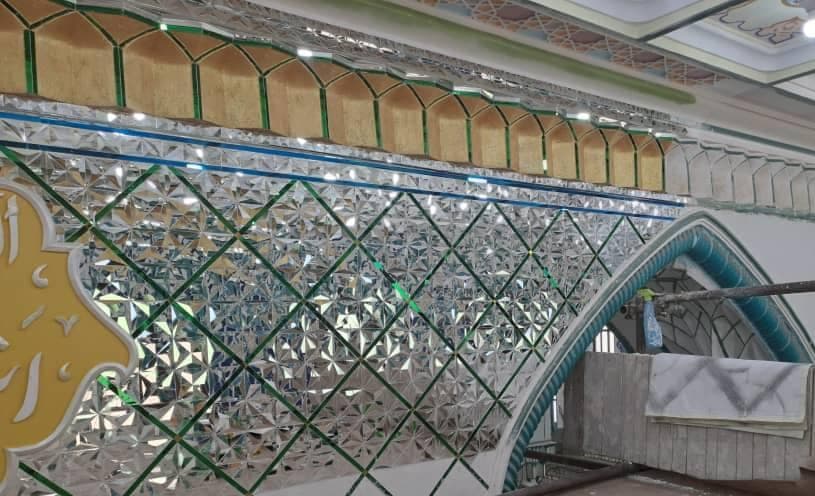 فروش آینه یک میل سفید نقره ای رستمی در اصفهان