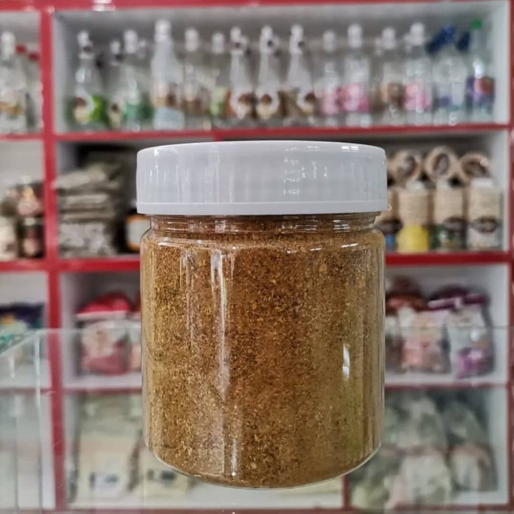 فروش گیاهان دارویی دهکده سلامت کریم زاده در میبد