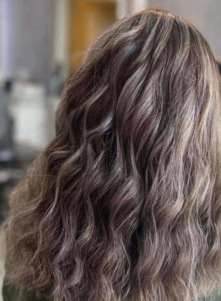 سالن زیبایی زهره عباسی در بلوار نصر غربی شیراز