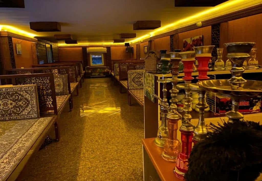 کافه رستوران آریانا در شهرک صنعتی عباس آباد پاکدشت