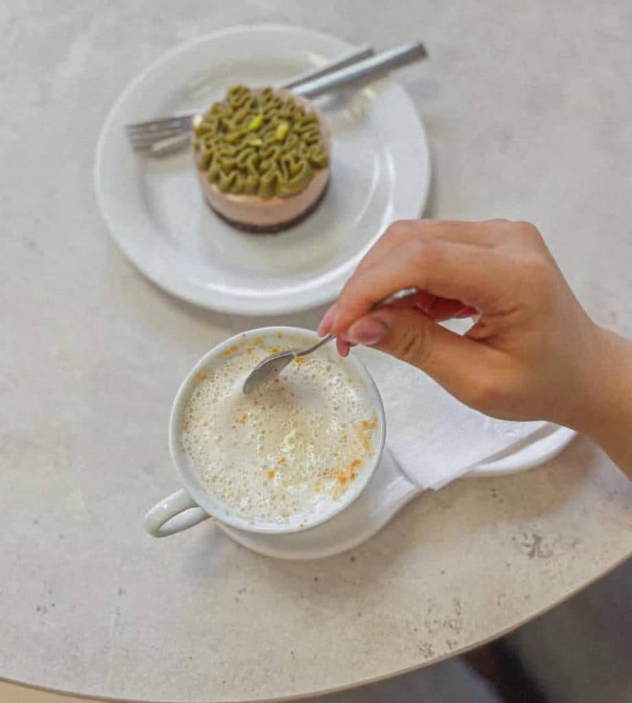 کافه رستوران چکو در شهید رجایی بهشهر