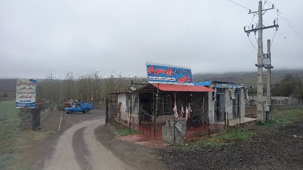 مجتمع کمپ گردشگری اقامتی خاکپور قلعه برزند در گرمی