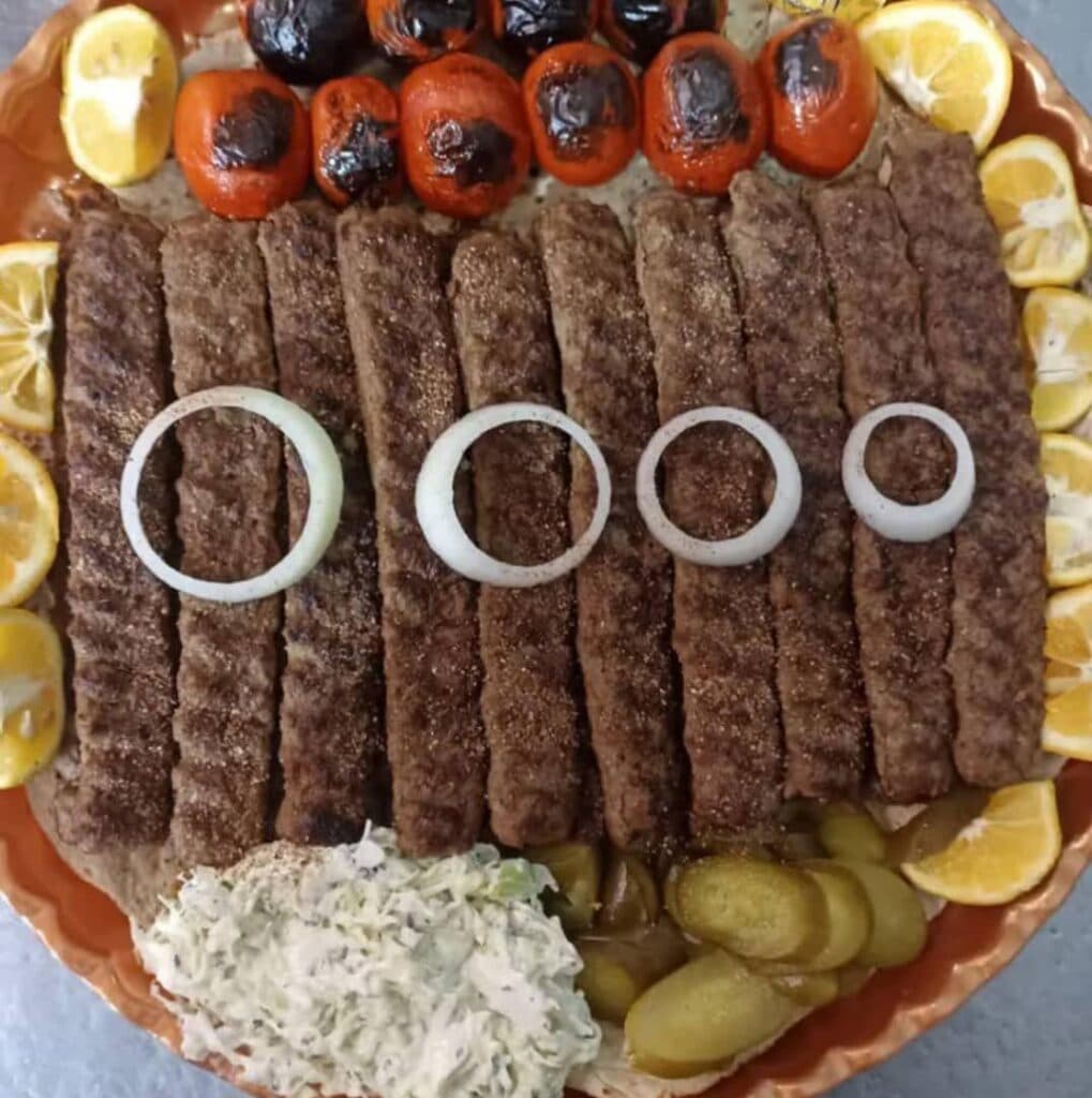 آشپزخانه و غذای بیرون بر اعتماد در خمینی شهر