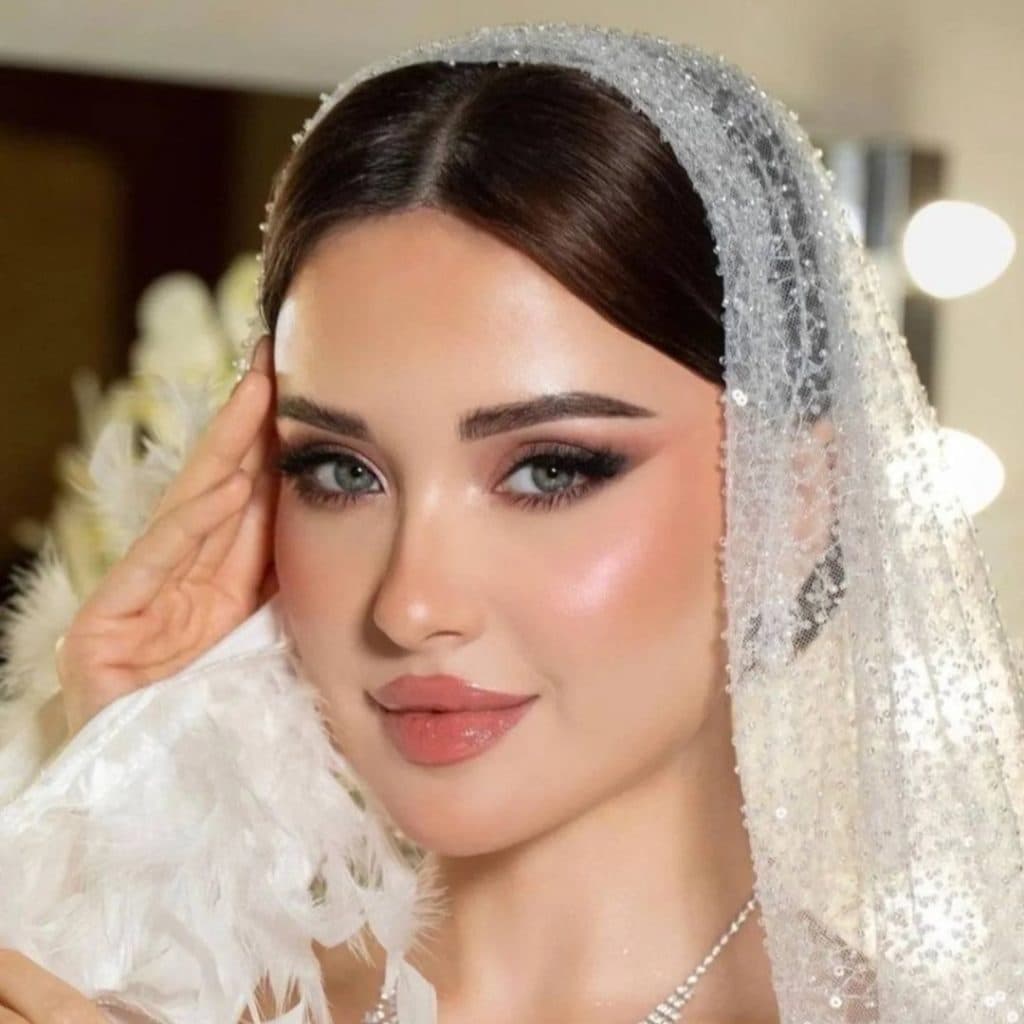 آموزش و خدمات تخصصی گریم و میکاپ عروس صغری رضازاده در اردبیل