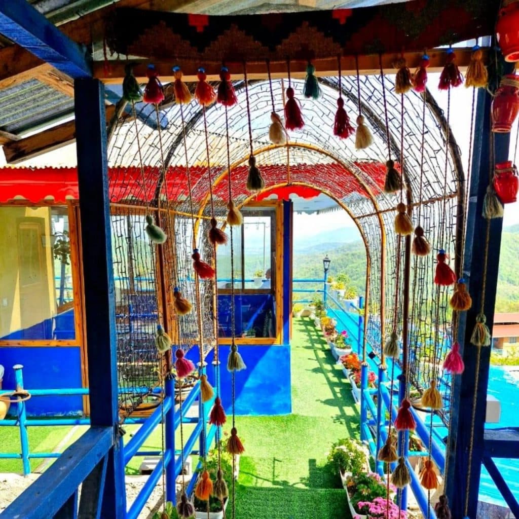 اقامتگاه یال منگ در تنکابن