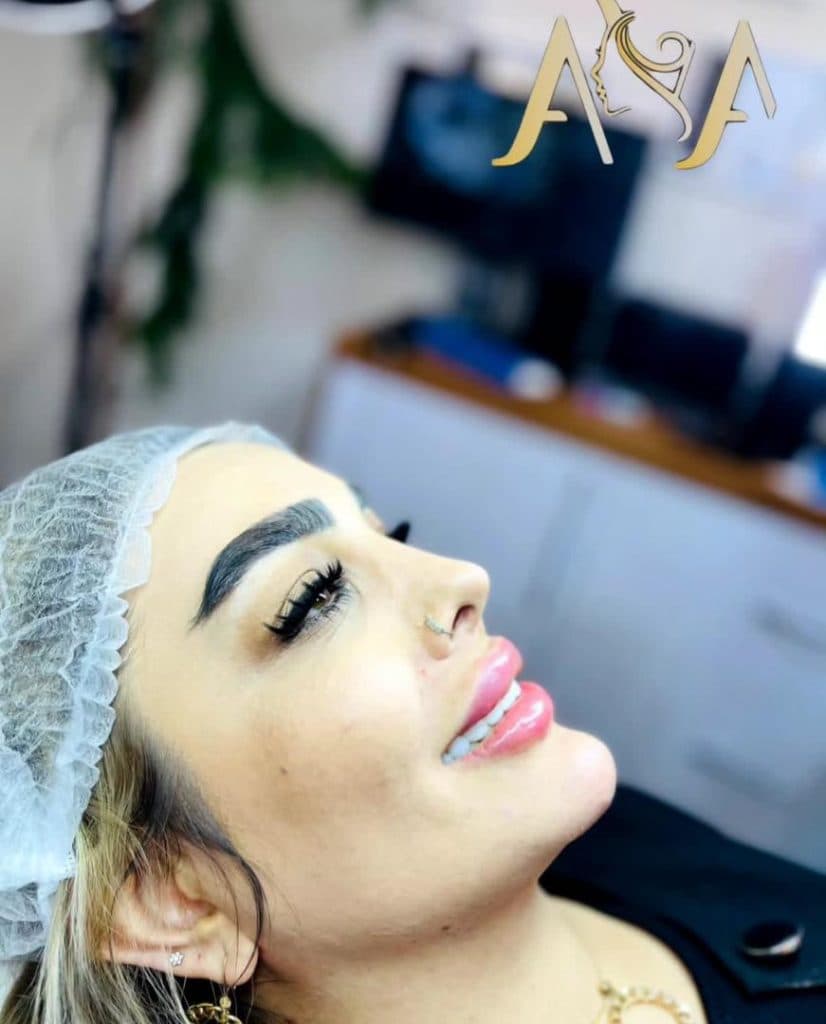 کلینیک زیبایی آوا در شهناز تبریز