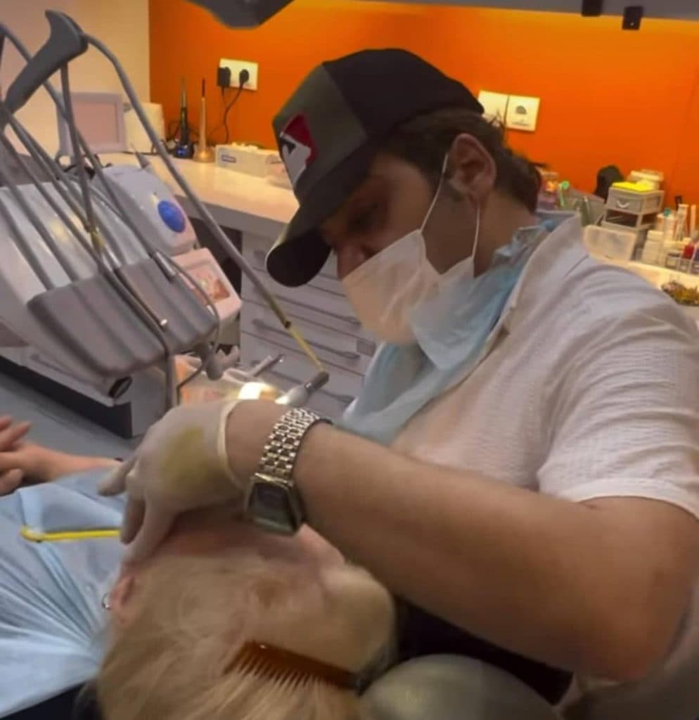 مطب دندانپزشکی دکتر کیهان احمدی در منتظری ماهشهر