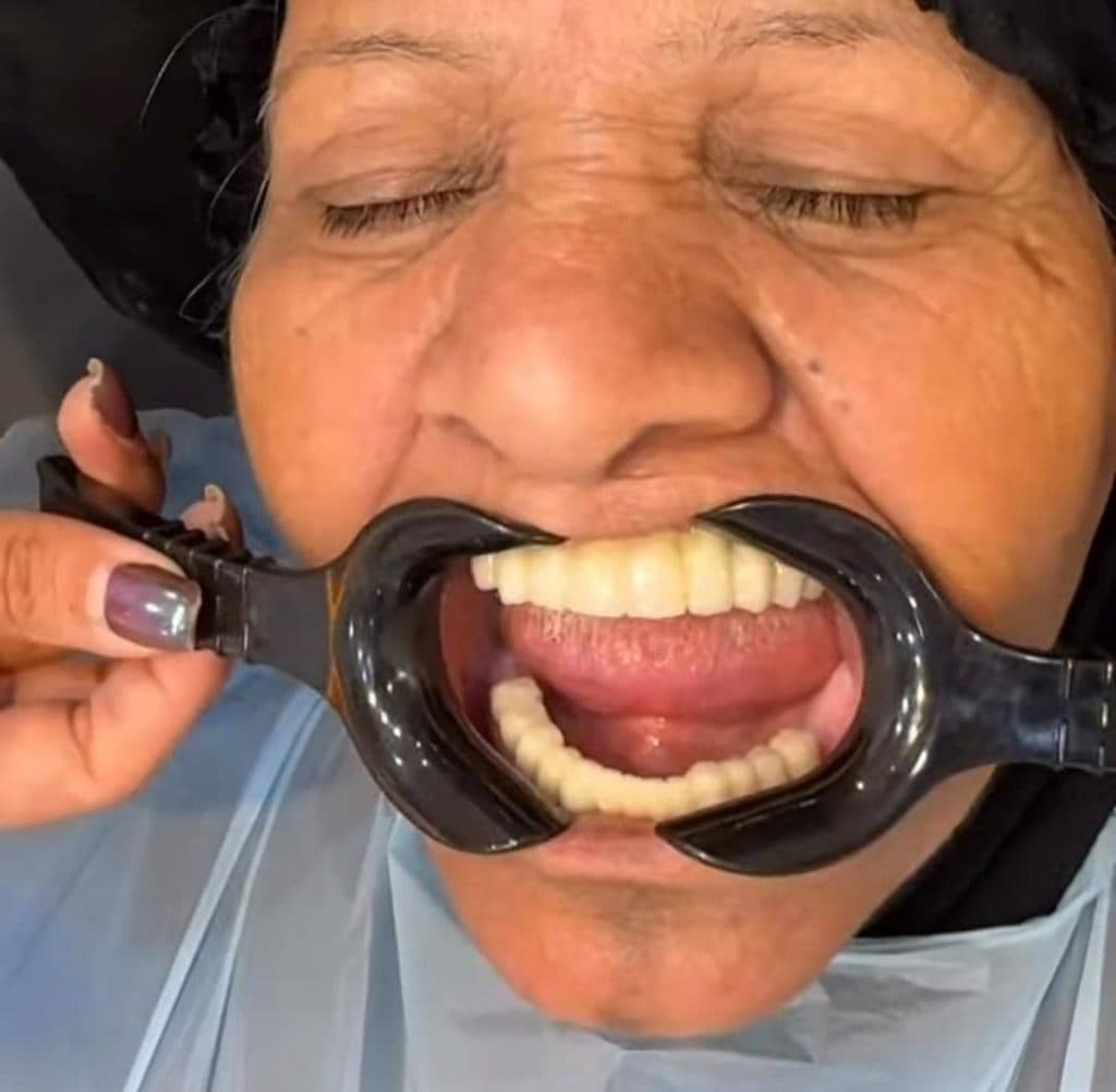 مطب دندانپزشکی دکتر کیهان احمدی در منتظری ماهشهر