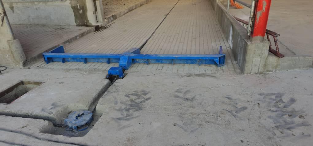 ساخت دستگاه اسکریپر زنجیری کود جمع کن گاوداری کوهفر اراک