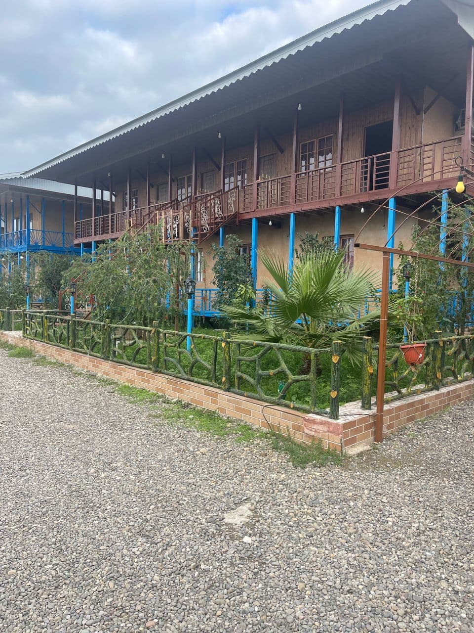 اقامتگاه بوم گردی رهگذر شهر باران در جاده پیر بازار رشت