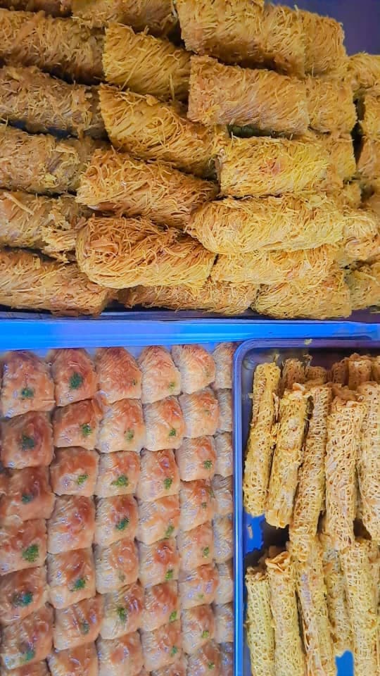 نان و شیرینی مدرن در صومعه سرا