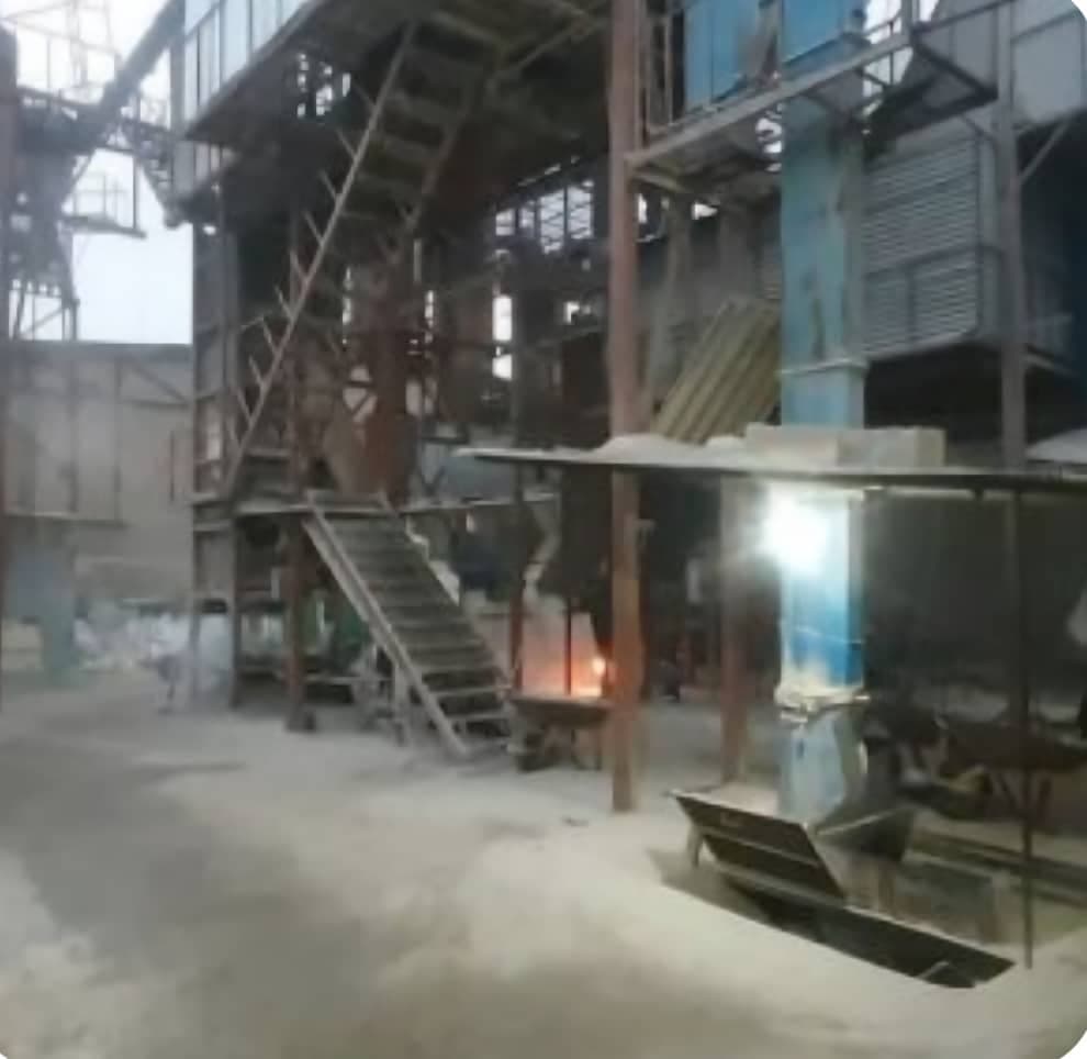 کارخانه تولید پوکه پرلیت مشهد رضا گلاب در شهرک صنعتی کلات مشهد