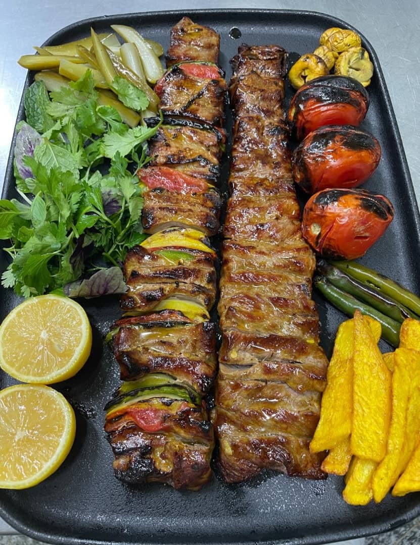 رستوران کارن در همدان