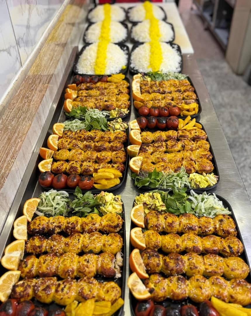 رستوران کارن در همدان