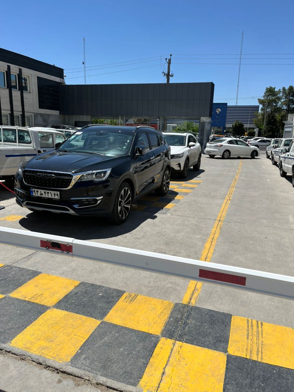 فروش و خدمات پس از فروش نمایندگی بهمن موتور کد 1737 در شیراز