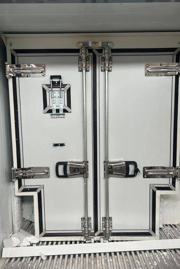 یخچال سازی ماشینی ثابت و متحرک یخچال سازی عقاب شیراز در شیراز