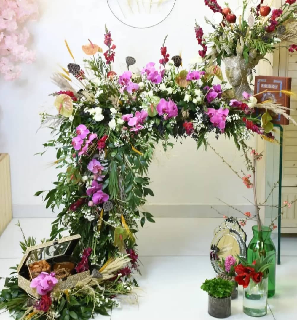 گل فروشی و گل آرايي آنلاین ری حا در پردیس تهران