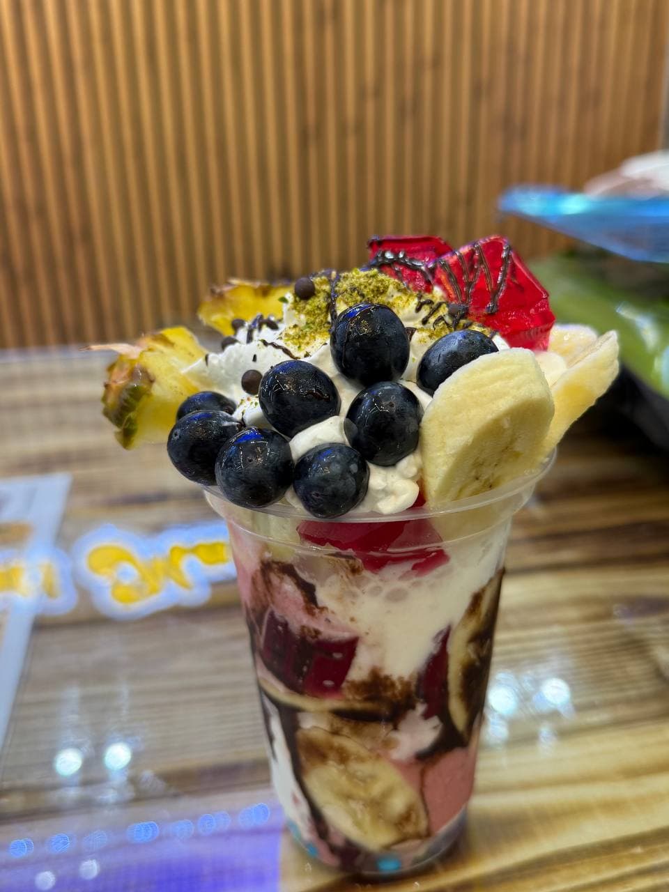 آبمیوه بستنی رشتی مشتی در رشت