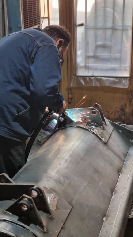 تولید بیل تراکتور گروه صنعتی زاینده رود به مدیریت روحانی در اصفهان