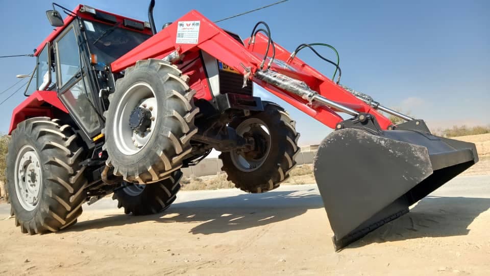 تولید بیل تراکتور گروه صنعتی زاینده رود به مدیریت روحانی در اصفهان