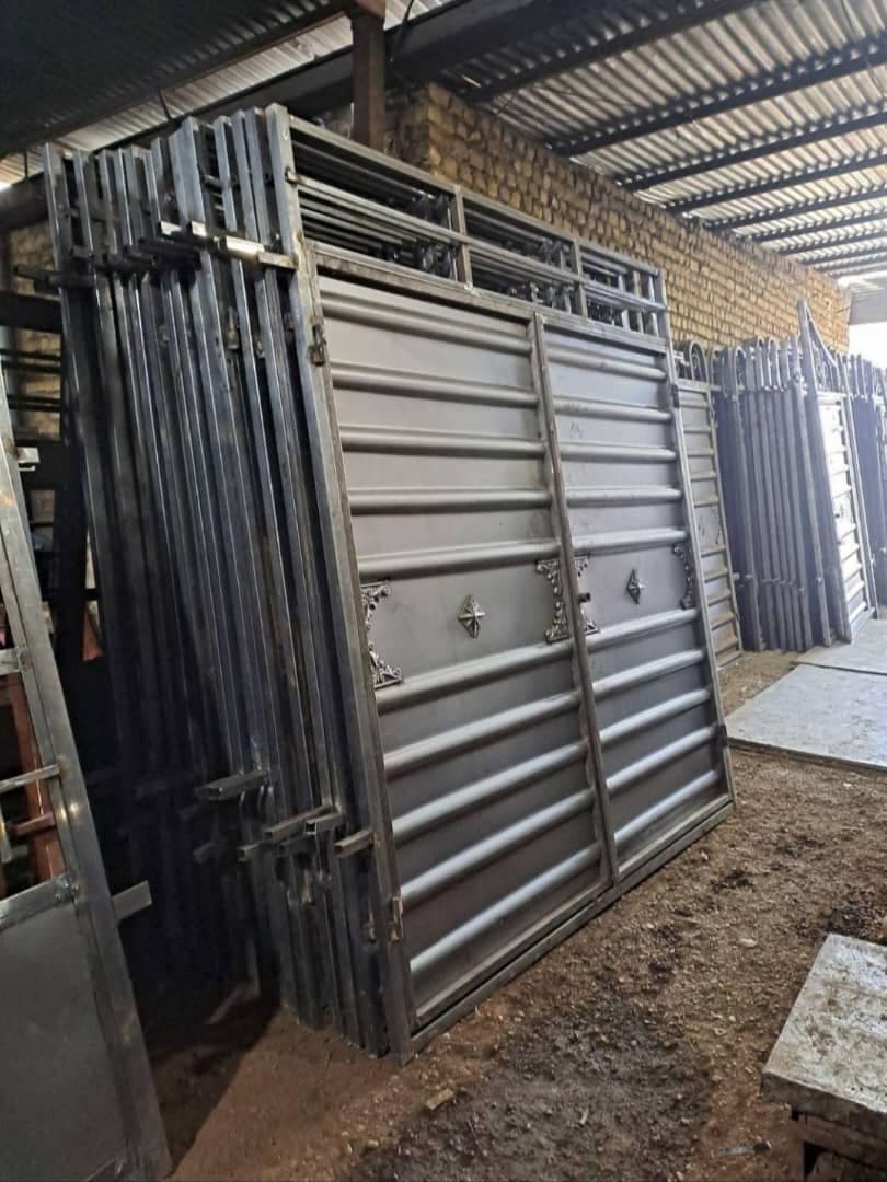 درب و پنجره سازی حسین شریفی نسب در مشهد