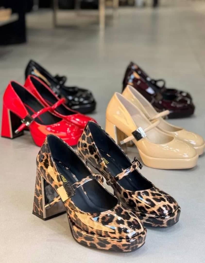 تولید و پخش کفش زنانه شیک پوشان مرادی در همدان