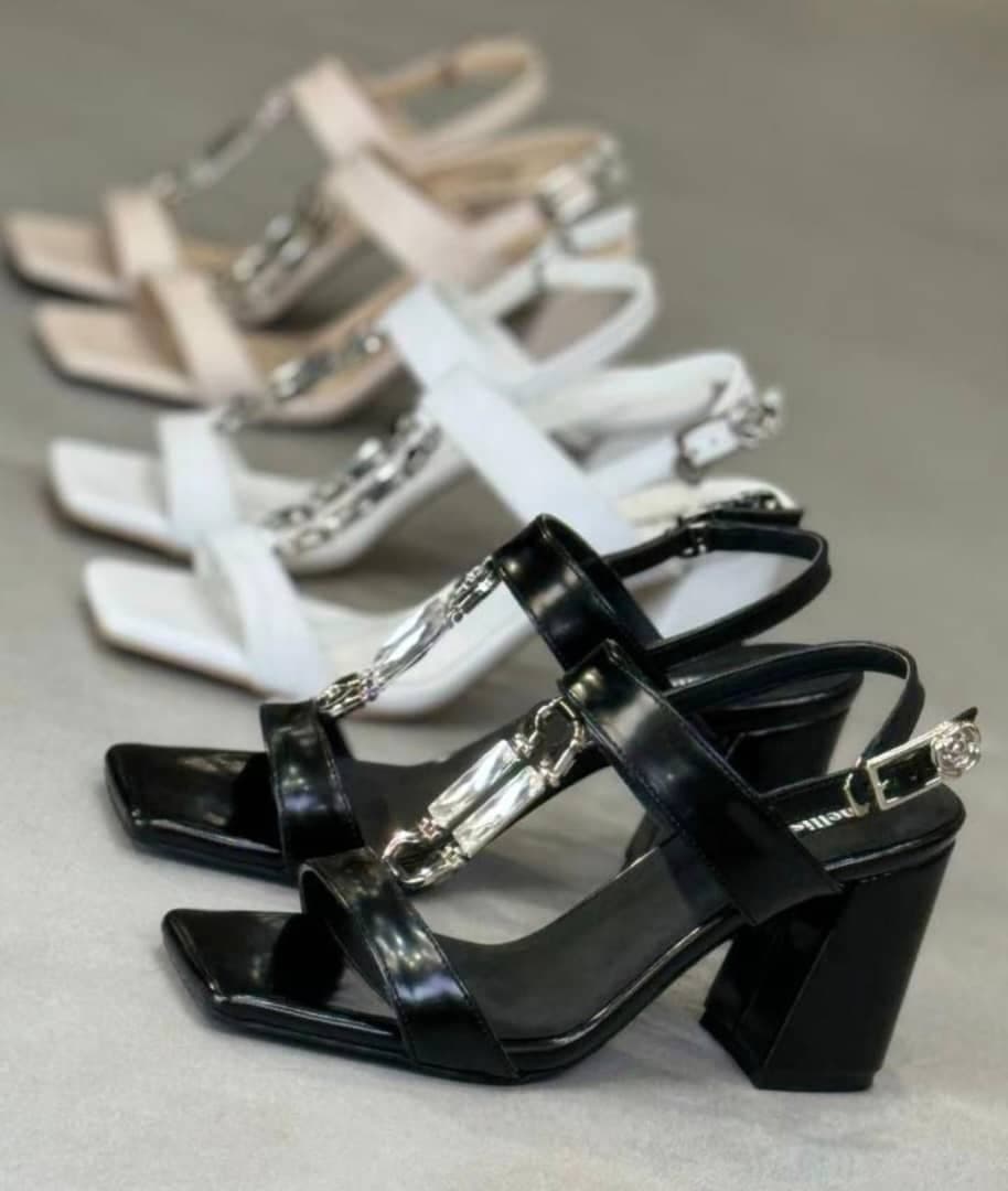 تولید و پخش کفش زنانه شیک پوشان مرادی در همدان