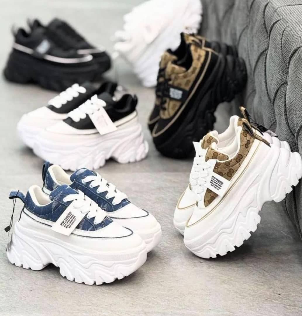 تولید و پخش کفش زنانه شیک پوشان مرادی در همدان