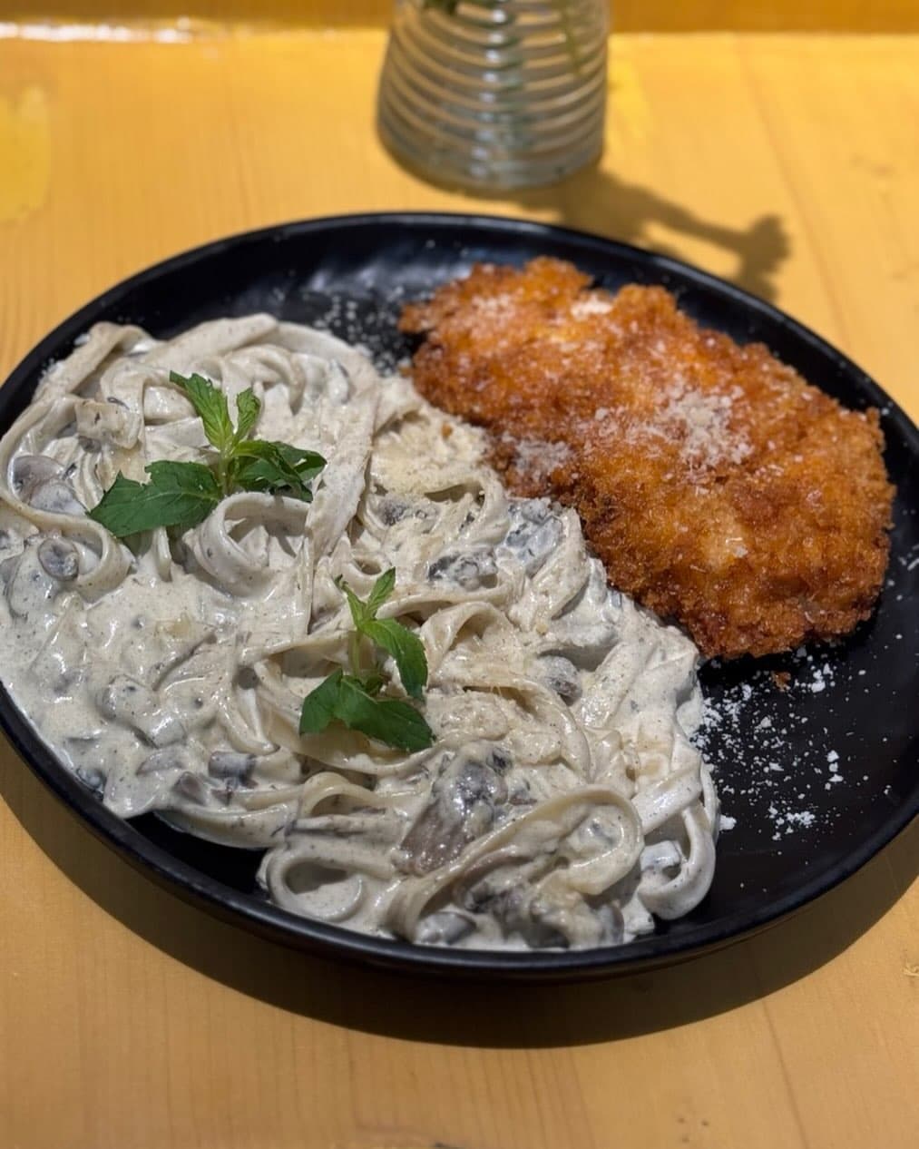 کافه مرلین در لاهیجان