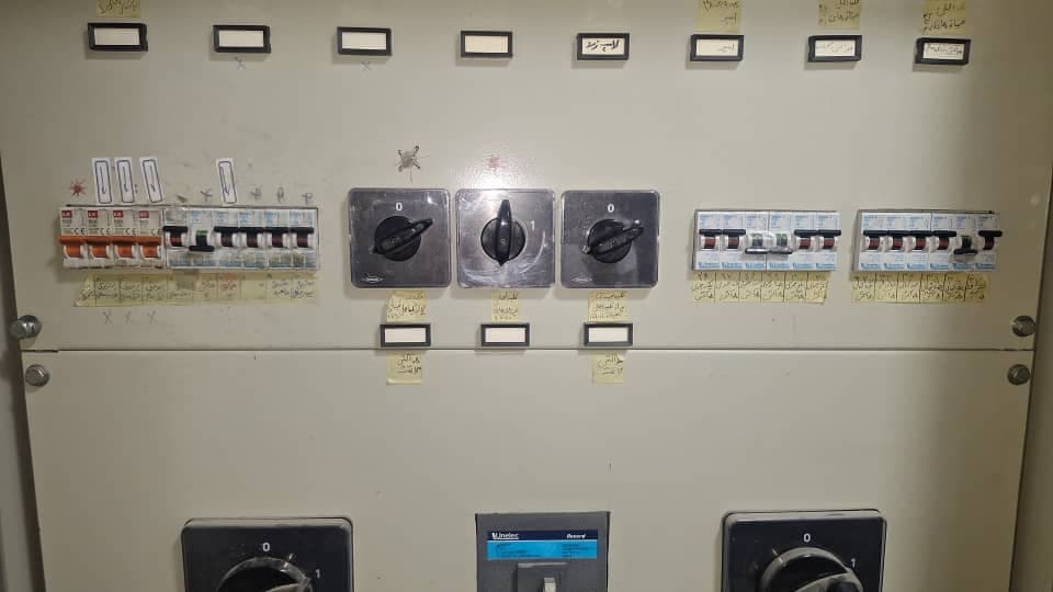 خدمات برقکاری صنعتی و ساختمان شبانه روزی امیر چراغی در محمود آباد اصفهان