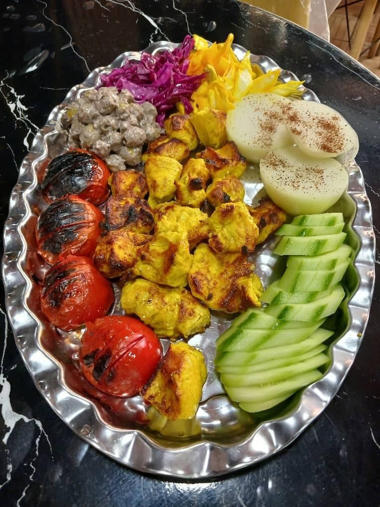 غذاخوری آپادانا در نوخاله صومعه سرا