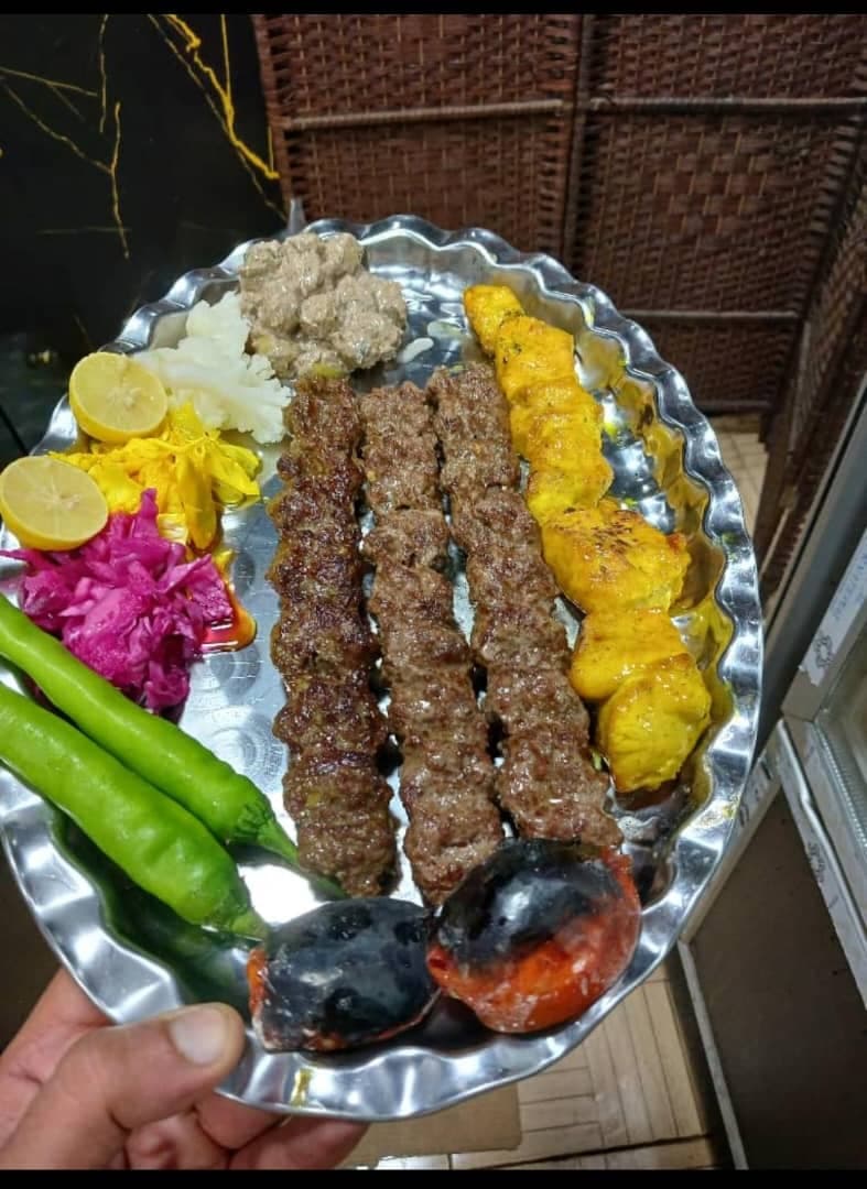 غذاخوری آپادانا در نوخاله صومعه سرا