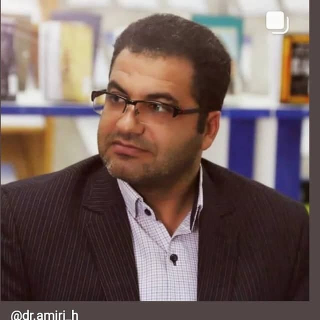 آکادمی تمرین در آب و اصلاح حرکت دکتر حسین امیری در کرمانشاه