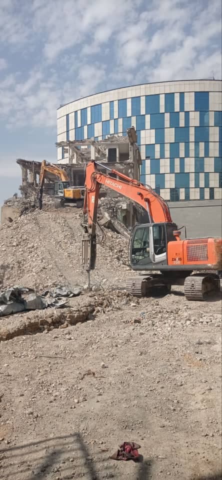 تخریب و خاکبرداری گروه پیمانکاری غلامی در شمال تهران