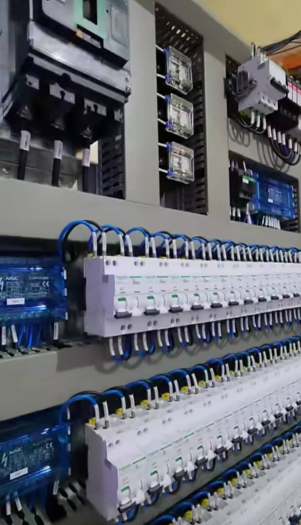 خدمات برقکاری صنعتی و ساختمانی پیمان محمدی در چهاردانگه