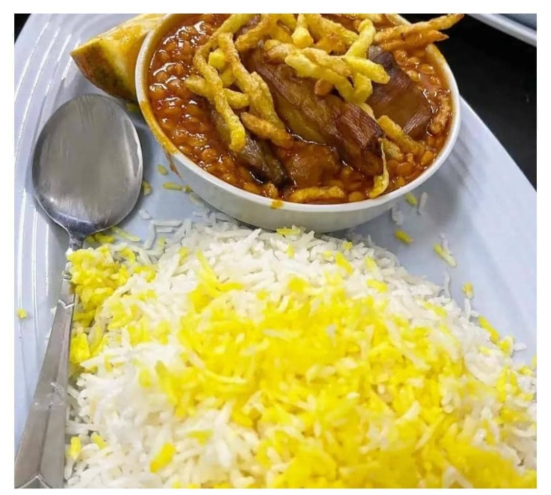 کترینگ گل سرخ به مدیریت علی جبارزارع در میرزاطاهر اصفهان