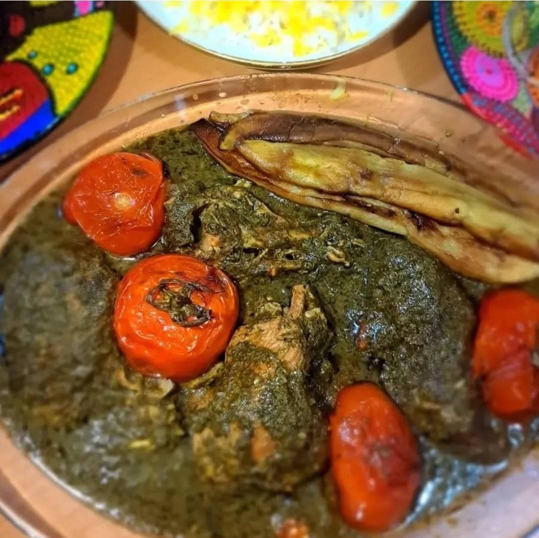 کترینگ گل سرخ به مدیریت علی جبارزارع در میرزاطاهر اصفهان