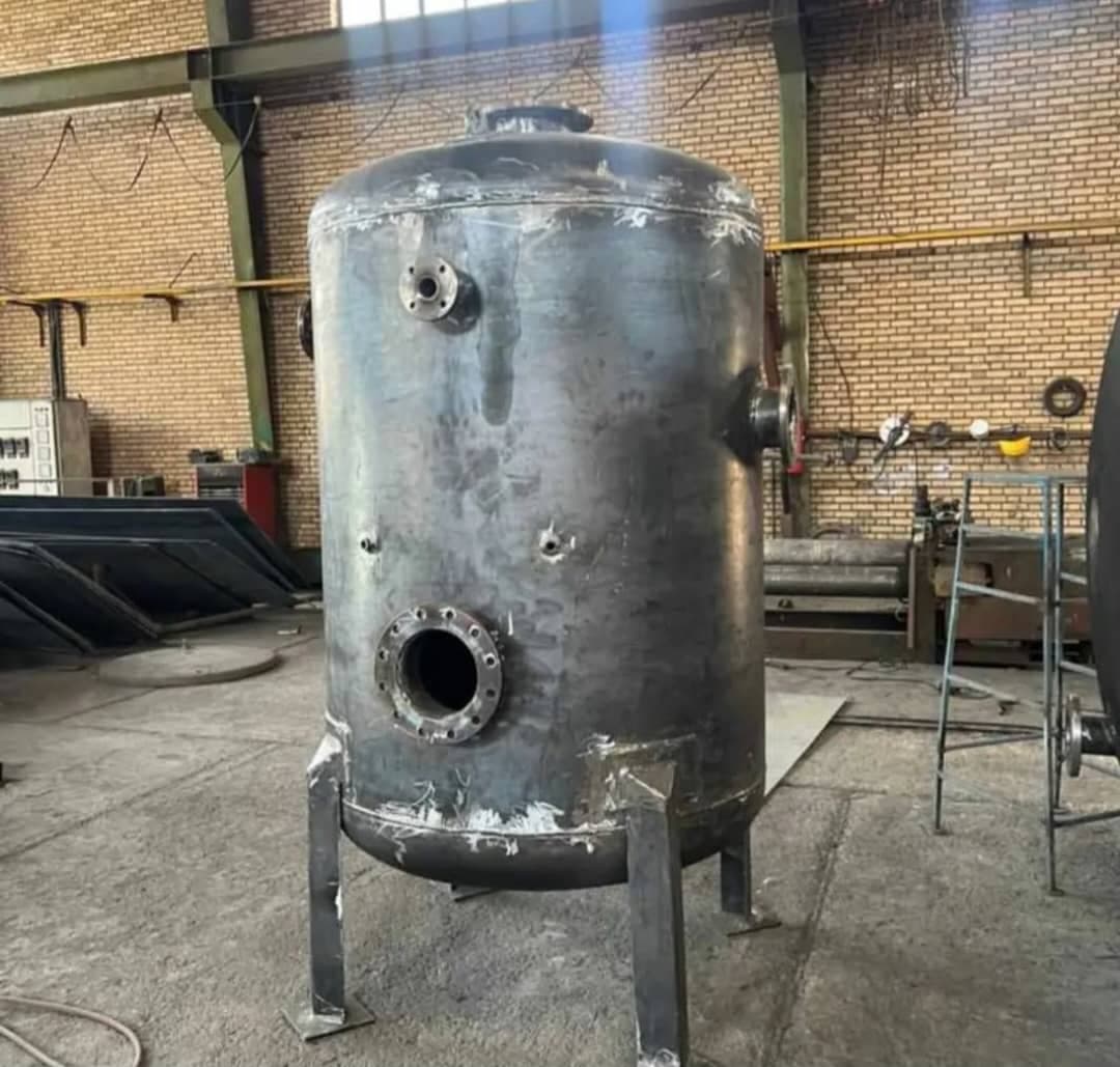 ساخت تانکر ذخیره آب و سوخت سیمین مبدل در شمس آباد تهران