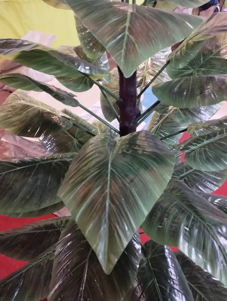 کارگاه تولیدی برگ مصنوعی و لمسی بیرامی در تبریز