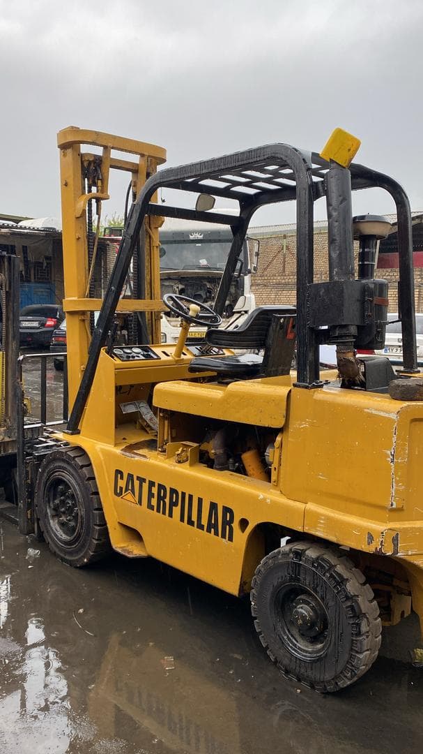 تعمیرگاه لیفتراک برقی و بنزینی ایران نوین دهباشیان و بختیاری در ورامین