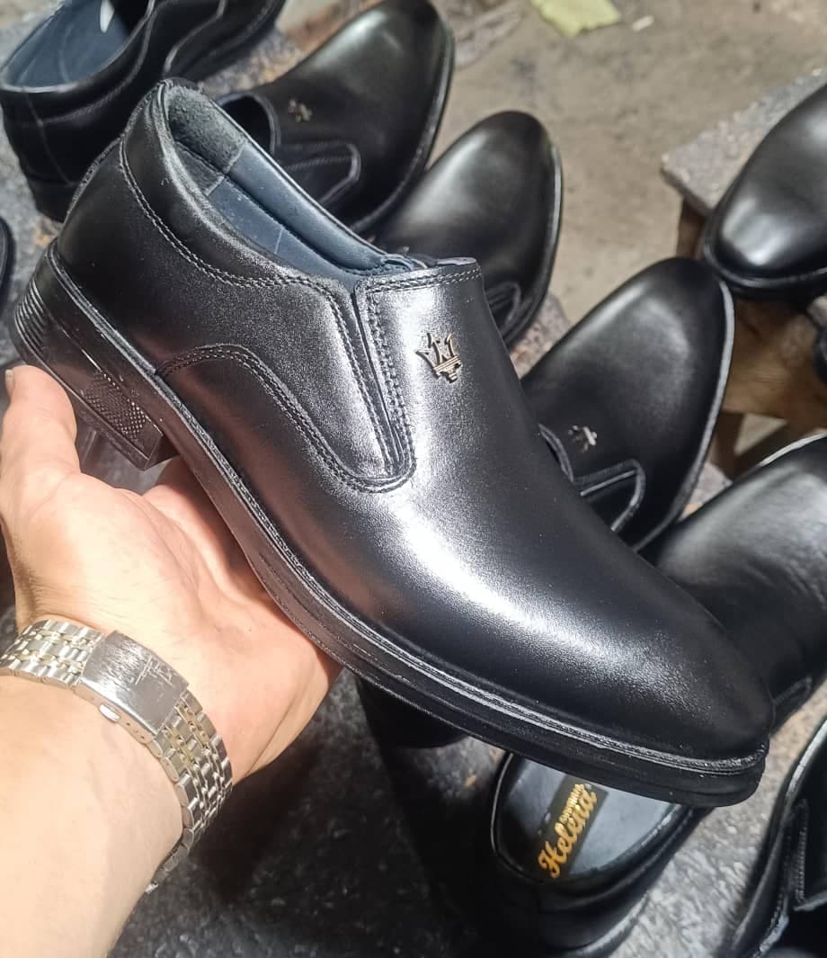 تولید و پخش کفش مردانه آراسته در اهر