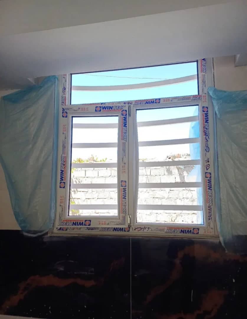 ساخت و نصب درب و پنجره دوجداره هیراد پنجره در سیرجان