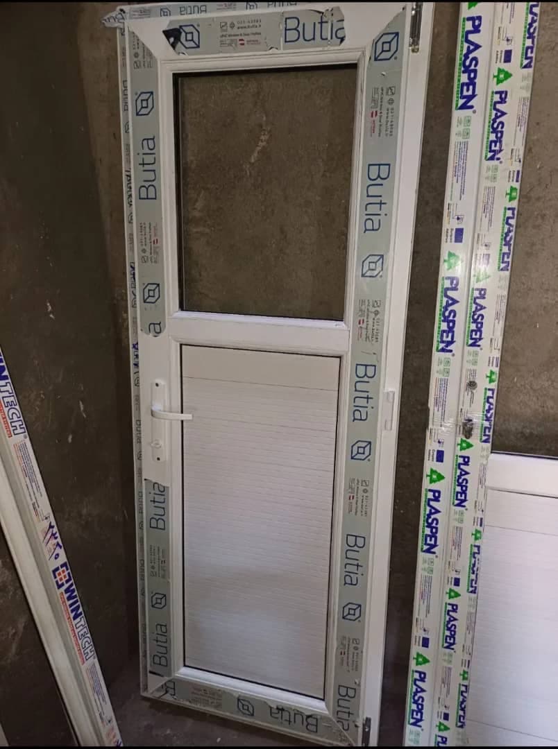 ساخت و نصب درب و پنجره دوجداره هیراد پنجره در سیرجان