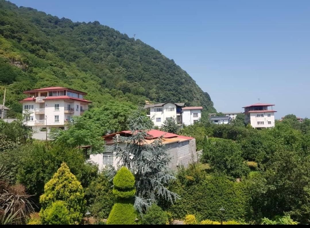 اجاره باغ ویلا کوهپایه و روبروی جنگل بمدیریت خانم باقری در رامسر